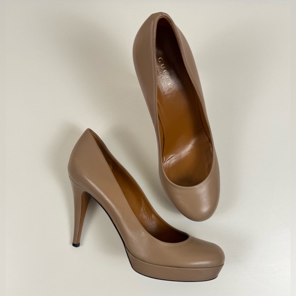 Gucci Nappa Charlotte Leather Pump in Winter Rose - Picture 3 of 12